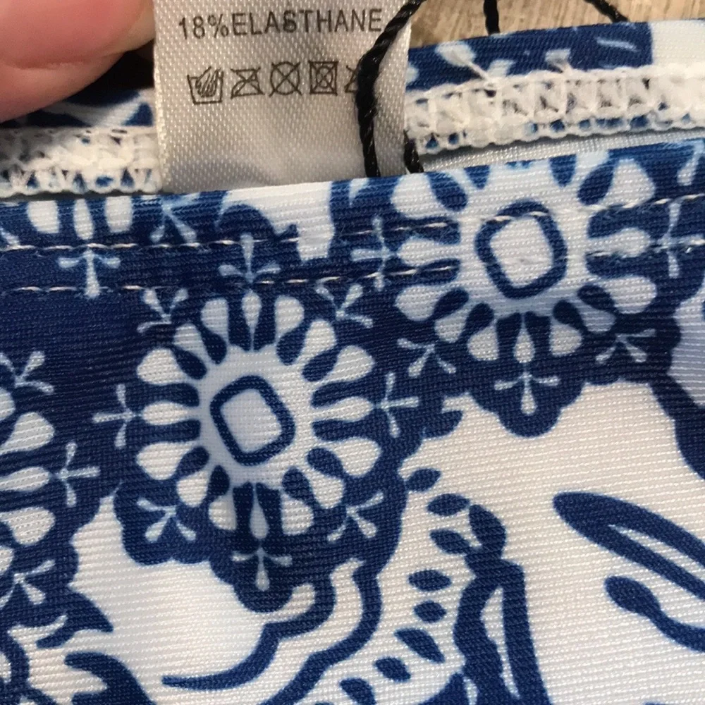 🎉Blue and White Floral Paisley Bikini Bottom!